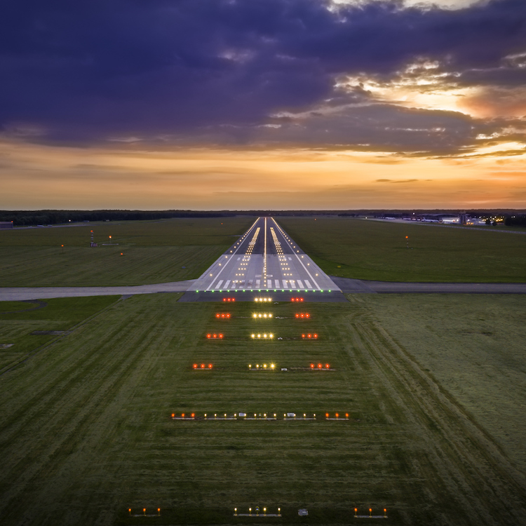 Flying to the Future: 100G VPX and the Alef Model A