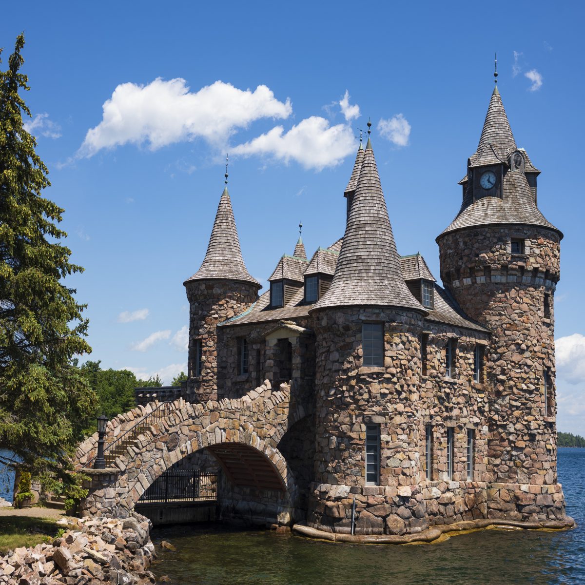 In Just Two Days, Intel Foundry Services Falls from Zenith To Nadir, Then Recovers